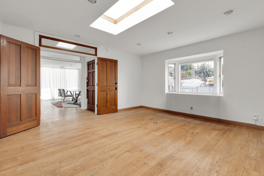 More Photos Of 2951-2953 Lincoln Blvd, Santa Monica Loft Creative Space For Sale