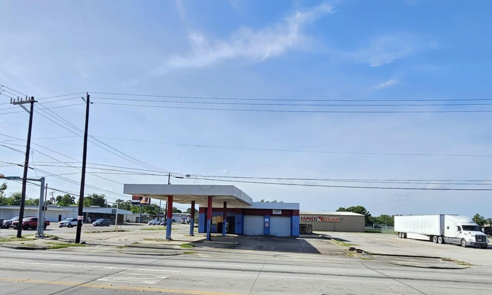 More Photos Of 1901 Pasadena Blvd, Pasadena Service Station For Sale