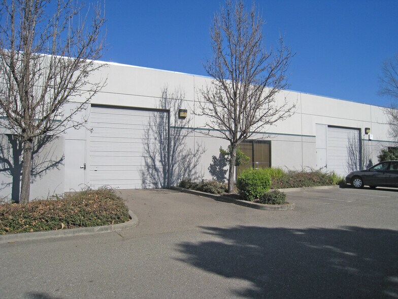 More Photos Of 5570 Skylane Blvd, Santa Rosa Office For Sale