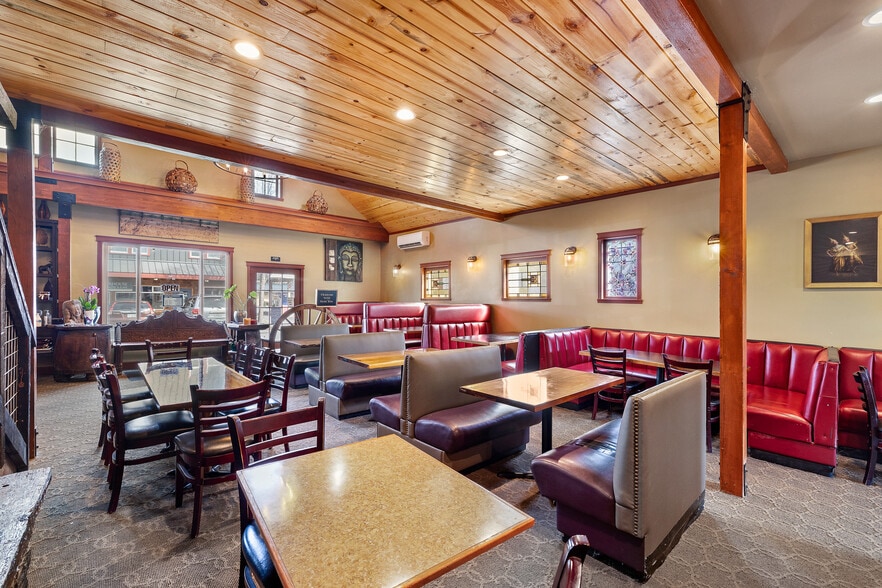 More Photos Of 111 W Bell St, Sequim Hotel For Sale