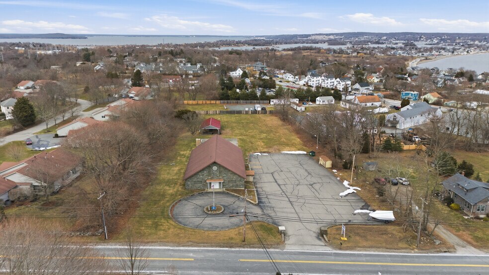 More Photos Of 81 Sprague St, Portsmouth Specialty For Sale