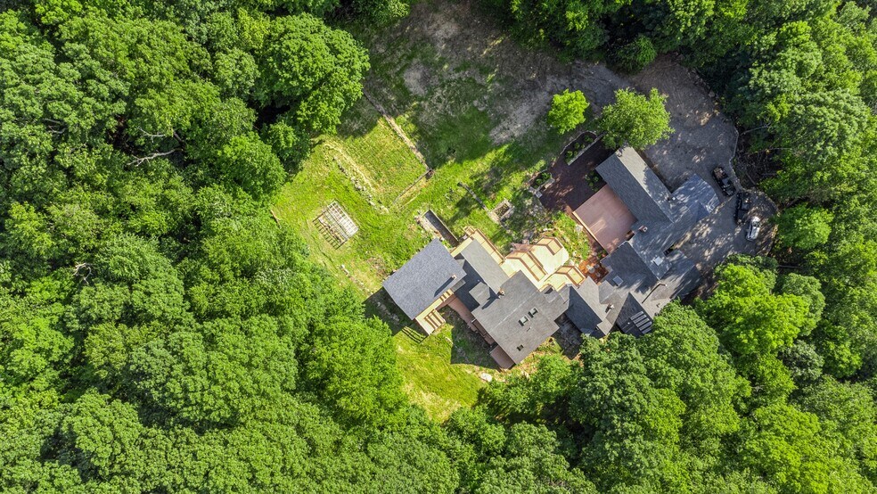 More Photos Of 584 Milltown Rd, Brewster Village Specialty For Sale