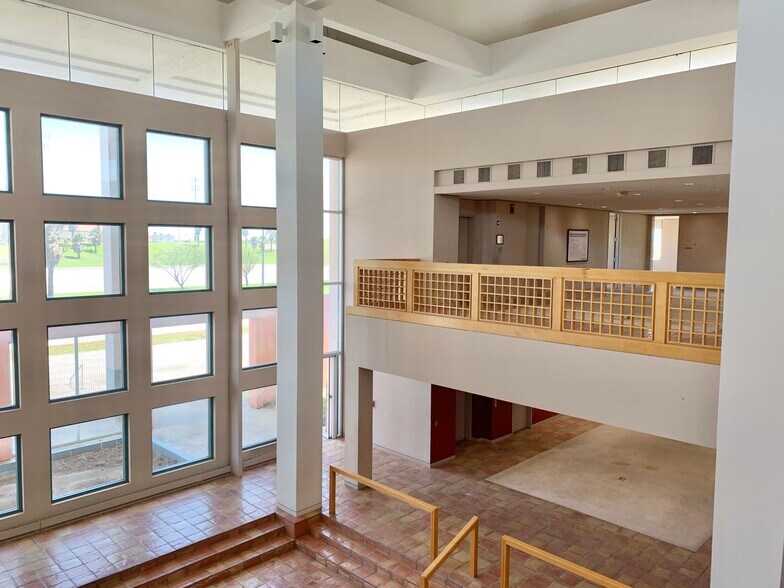 More Photos Of 1024 Texas Yes Blvd, Robstown Office For Sale