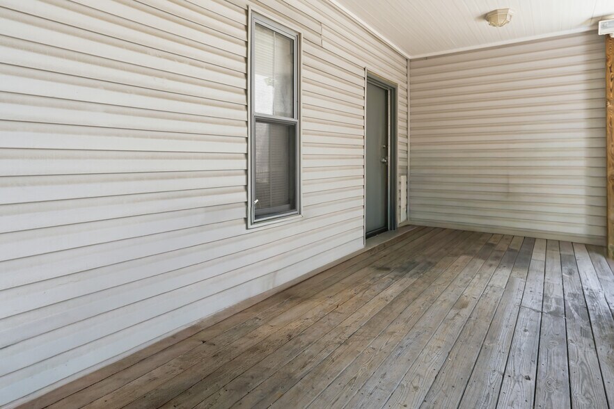 More Photos Of 1512 Marion Barry Ave SE, Washington Office For Sale