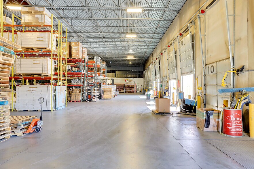 More Photos Of 5555 Joliet St, Denver Warehouse For Lease