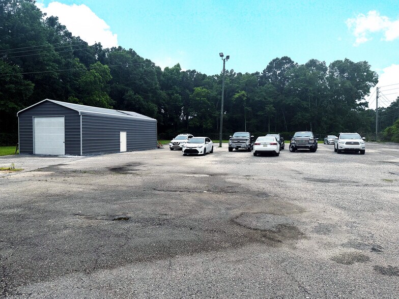 More Photos Of 8461 Airport Blvd, Mobile Auto Dealership For Sale