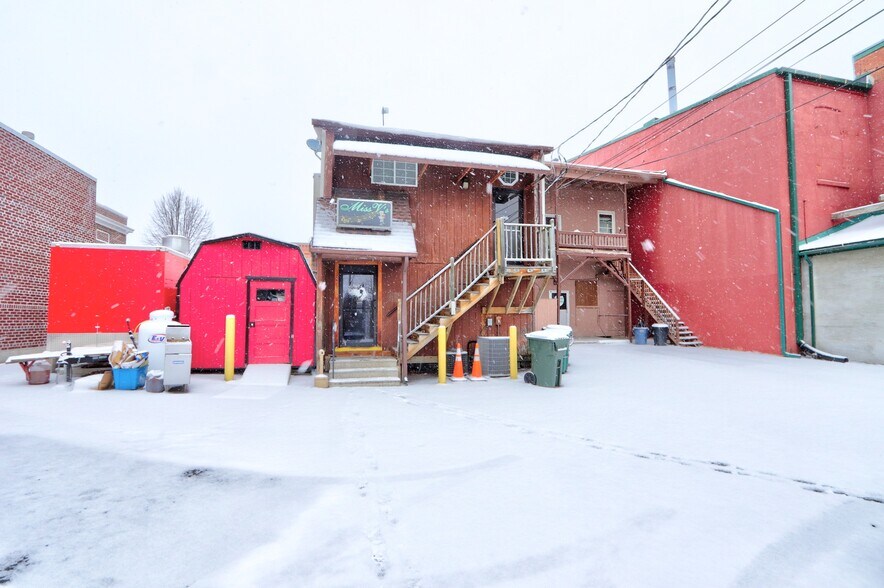 More Photos Of 14 E Main St, Waterloo Township Bar For Sale