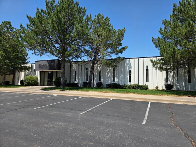 More Photos Of 1890 W 4000 S, Roy Office For Lease