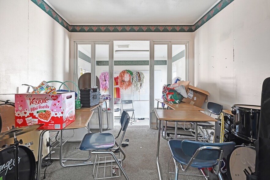 More Photos Of 1710 Cypress Creek Pkwy, Houston Office For Sale