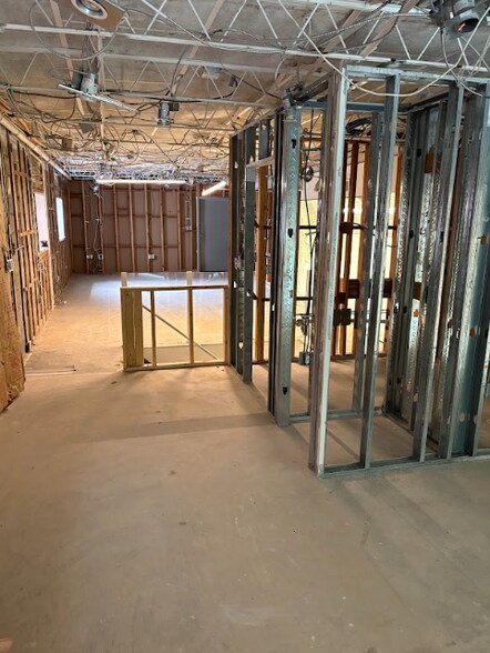 More Photos Of 1313-1315 Powhatan Rd, Alexandria Warehouse For Lease