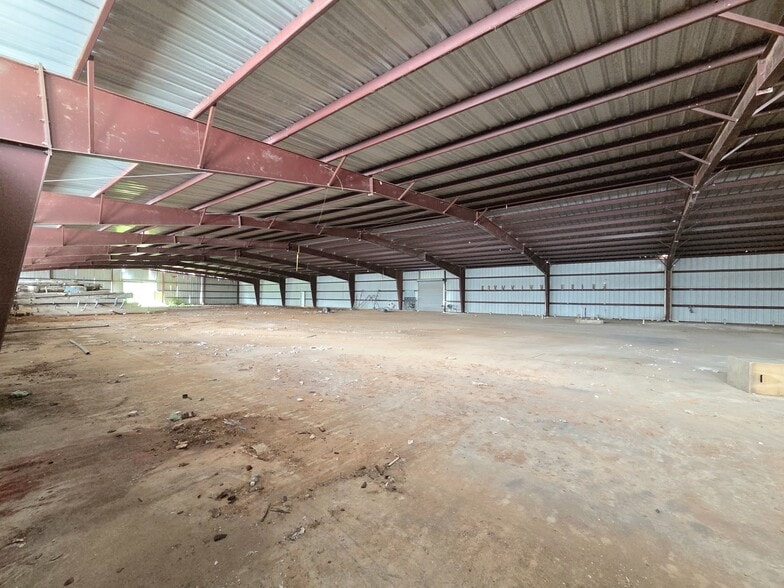 More Photos Of 14077 N Highway 75, Willis Warehouse For Sale