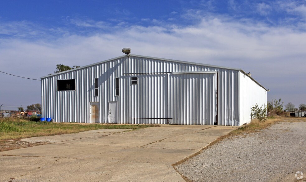 Primary Photo Of 12700 S Sunnylane Rd, Oklahoma City Manufacturing For Sale