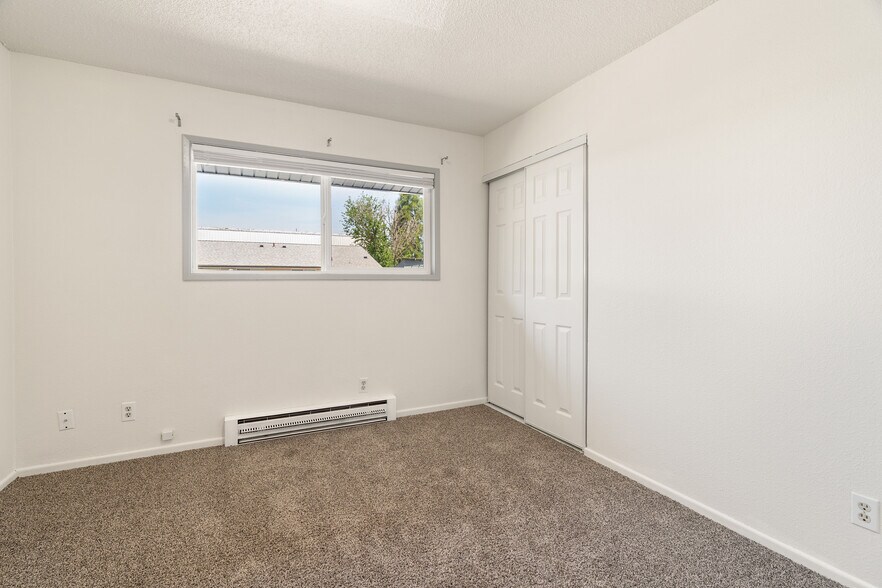 More Photos Of 110-162 NW 15th St, Gresham Apartments For Sale