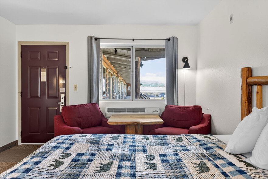 More Photos Of 102 E Greenwood St, Enterprise Hotel For Sale