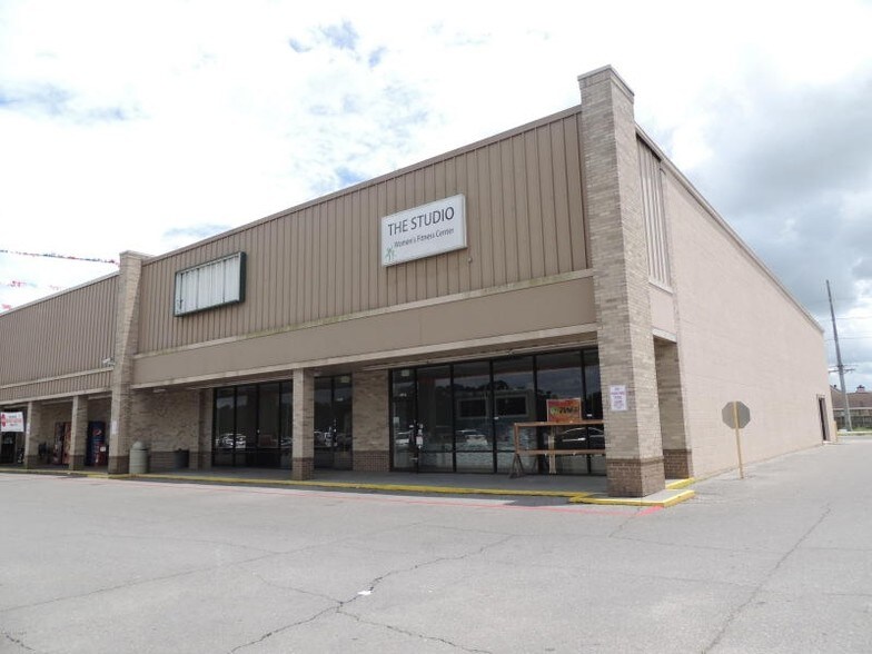 More Photos Of 5515-5545 Cameron St, Scott General Retail For Sale