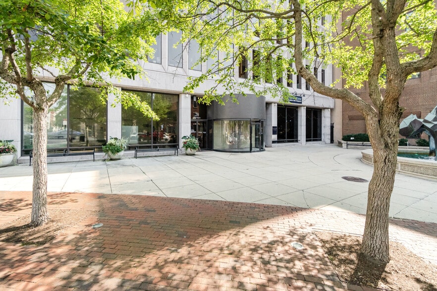 More Photos Of 28 Penn Sq, Lancaster Office For Lease
