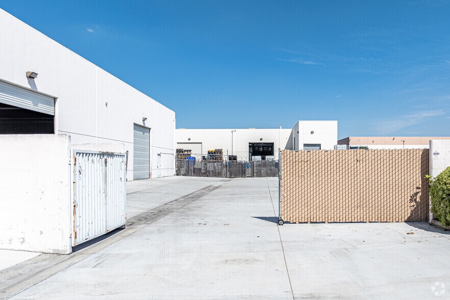 More Photos Of 15020 Desman Rd, La Mirada Manufacturing For Sale