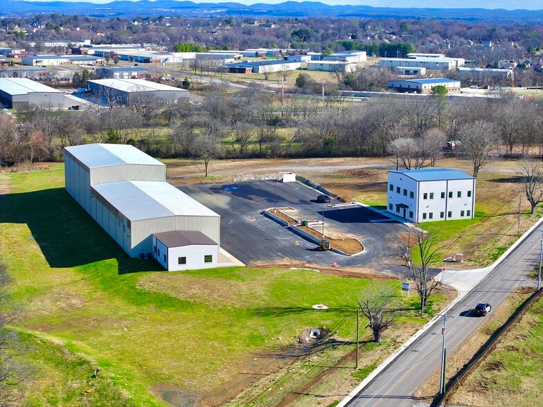 More Photos Of 1050 Cairo Rd, Gallatin Warehouse For Lease