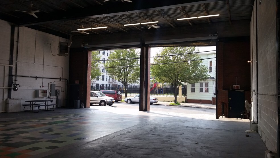 More Photos Of 518 Timpson Pl, Bronx Warehouse For Lease
