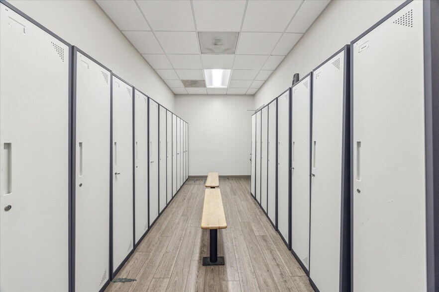 More Photos Of 1701-1707 Tidwell Rd, Houston Warehouse For Sale