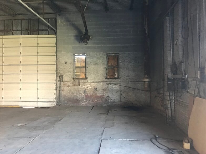 More Photos Of 147 Nebraska, Memphis Warehouse For Sale