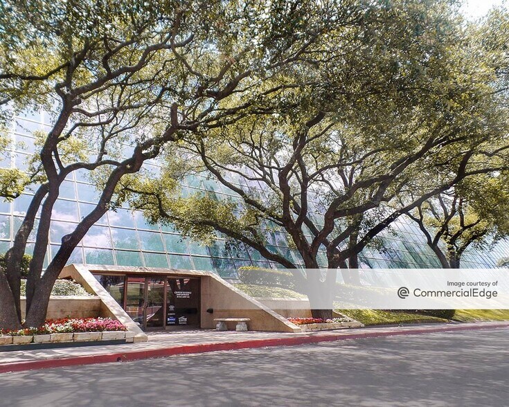More Photos Of 84 NE Loop 410, San Antonio Office For Lease