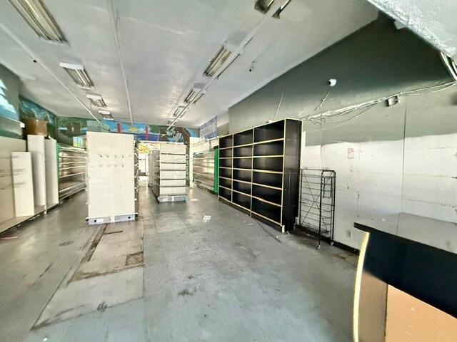 More Photos Of 5527 Geary Blvd, San Francisco Storefront Retail Residential For Lease