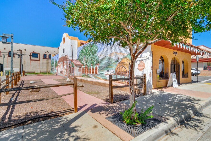 More Photos Of 89 N San Gorgonio Ave, Banning Storefront For Sale