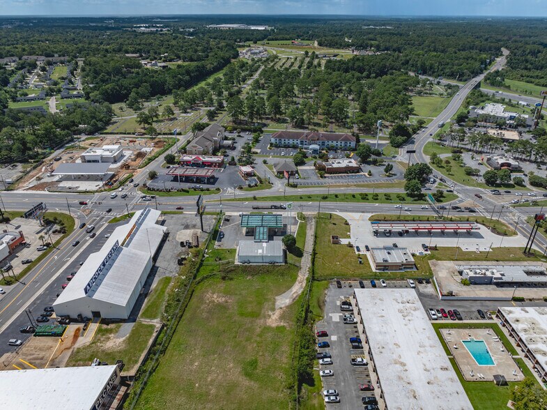 More Photos Of 805 7th St W, Tifton Service Station For Sale