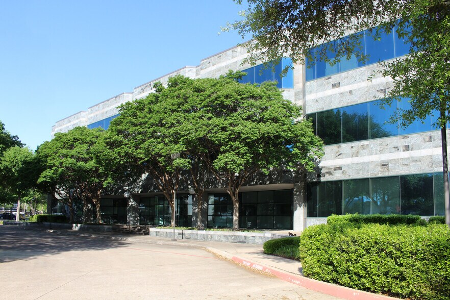 More Photos Of 4949 Keller Springs Rd, Addison Office For Lease
