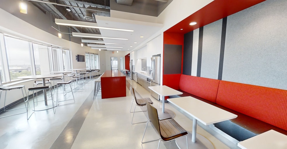 More Photos Of 12950 Worldgate Dr, Herndon Office For Lease