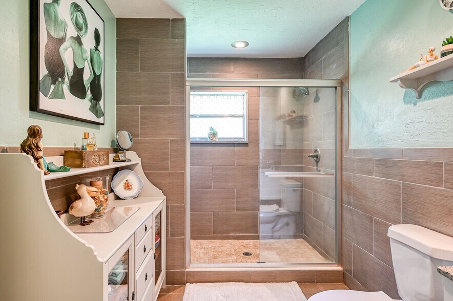 More Photos Of 105 Central Ave, Crescent City Office For Sale