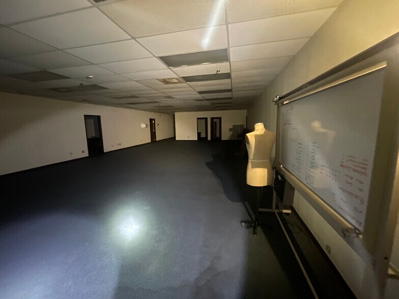 More Photos Of 301 Riverside Dr, Moultrie Manufacturing For Sale