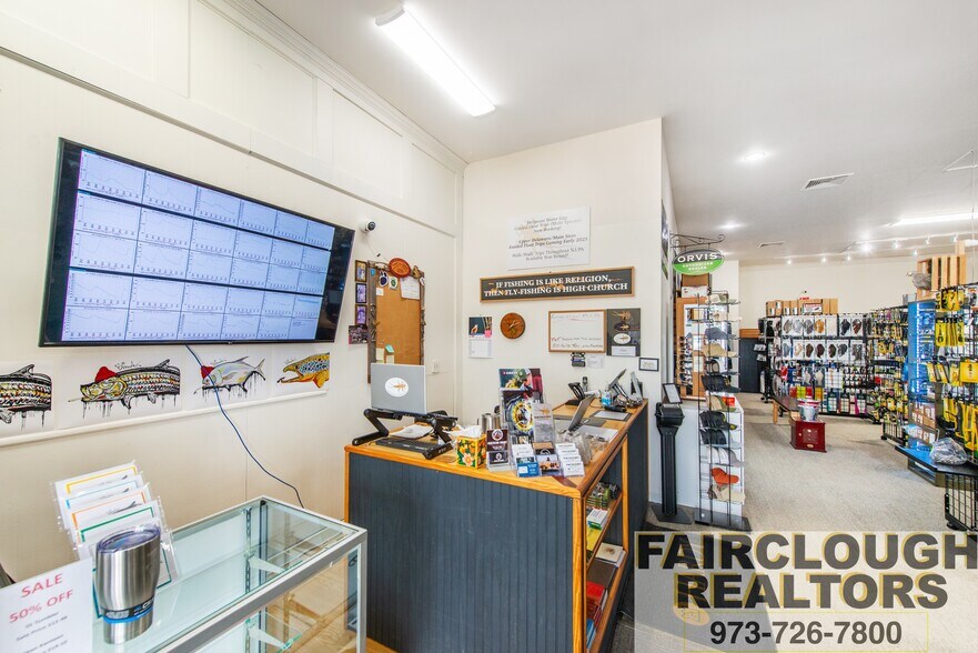More Photos Of 11 Route 15, Lafayette Freestanding For Sale