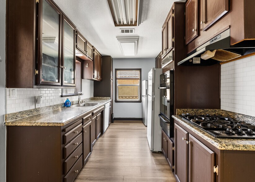 More Photos Of 417 N Citrus St, Orange Multifamily For Sale