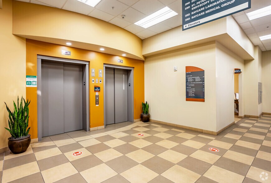 More Photos Of 560 Jackson St N, Saint Petersburg Medical For Lease