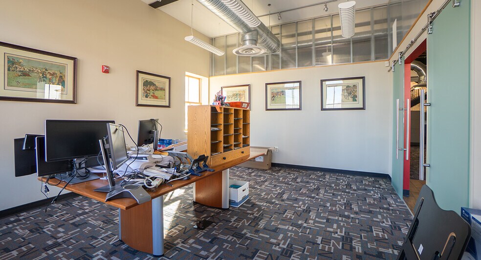 More Photos Of 900 Montgomery St, Laurel Office For Sale