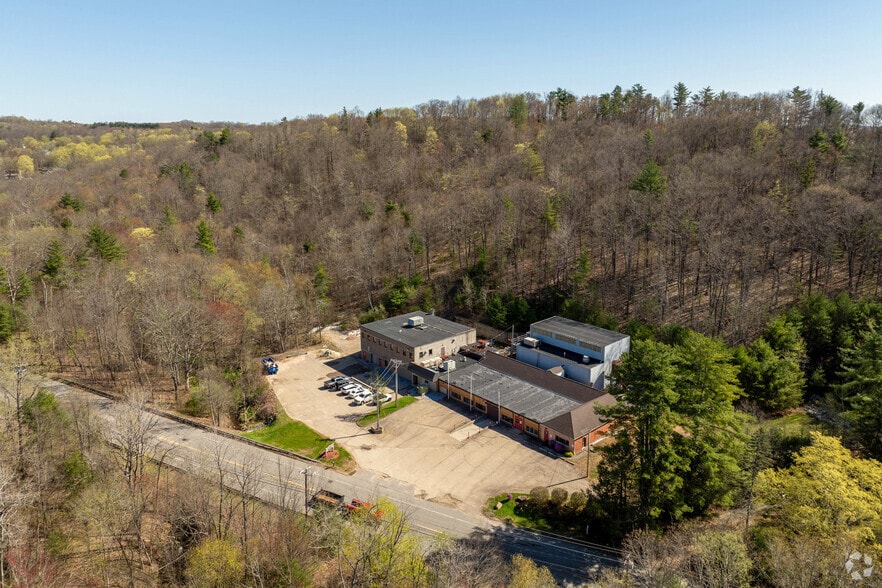 More Photos Of 24 E Brookfield Rd, North Brookfield Manufacturing For Sale
