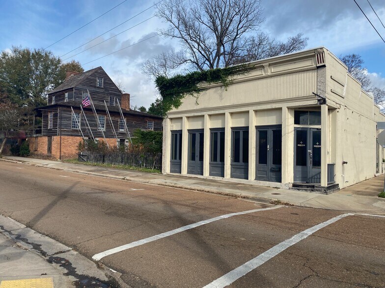 More Photos Of 613-615 Jefferson St, Natchez Restaurant For Sale