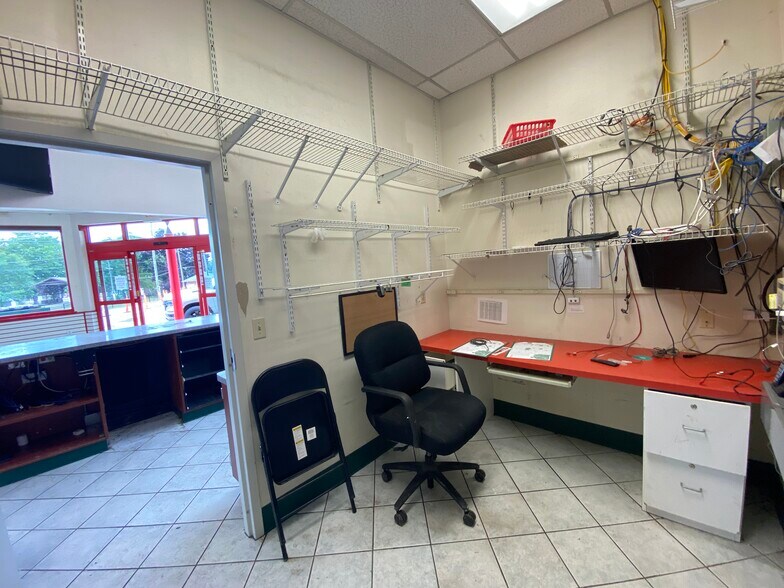 More Photos Of 516 W Liberty St, Wooster Service Station For Sale