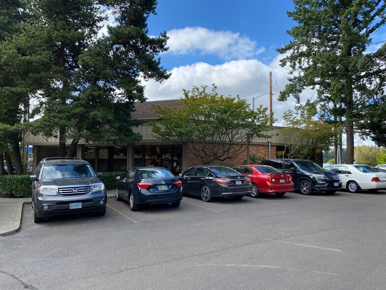 More Photos Of 14475 SW Allen Blvd, Beaverton Office For Lease