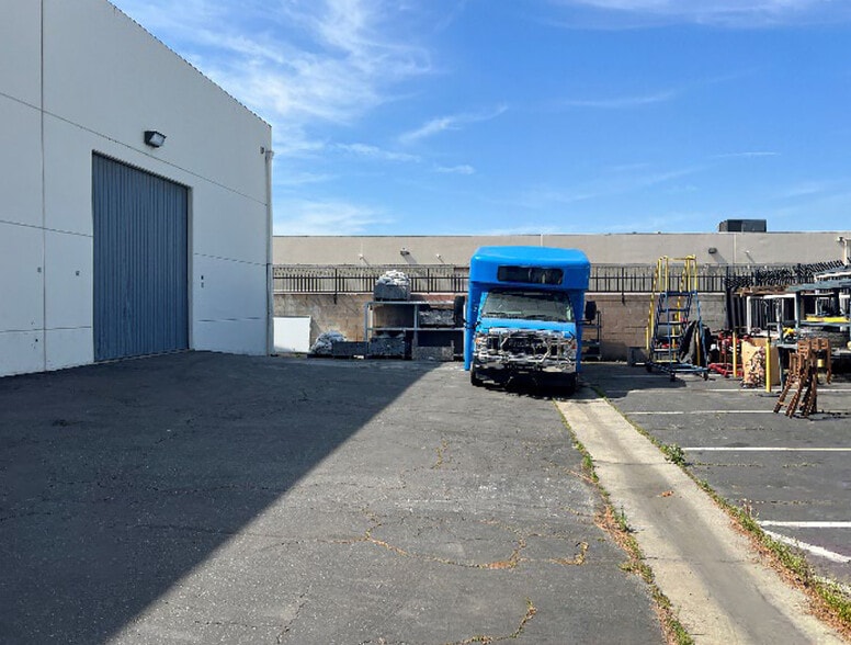More Photos Of 177 Atlantic St, Pomona Warehouse For Sale