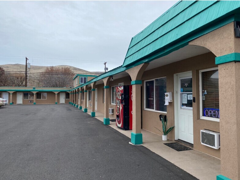 More Photos Of 1257 Basin St SW, Ephrata Hotel For Sale