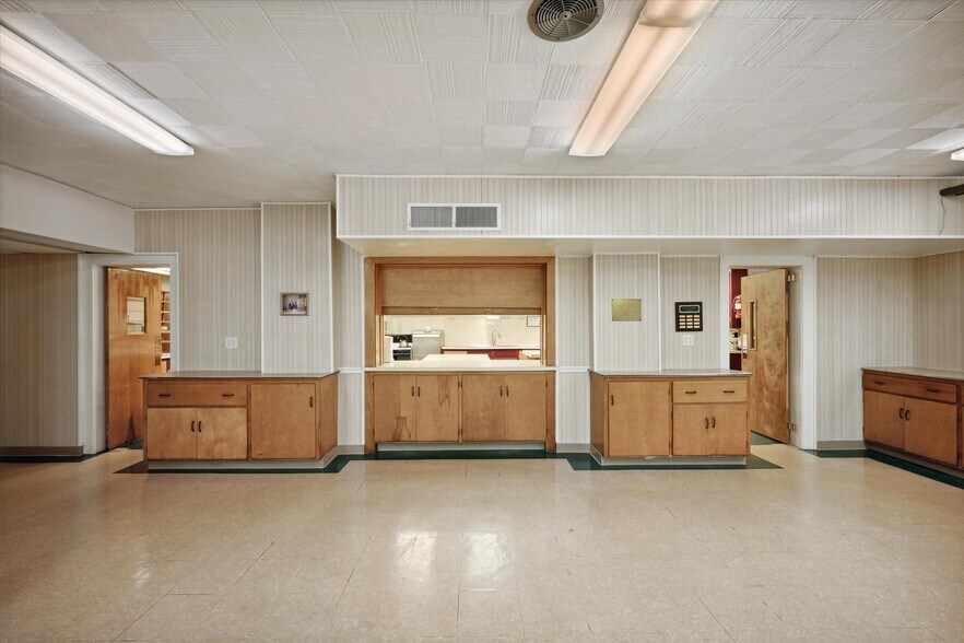 More Photos Of 725 Navarre Ave, Toledo Religious Facility For Sale