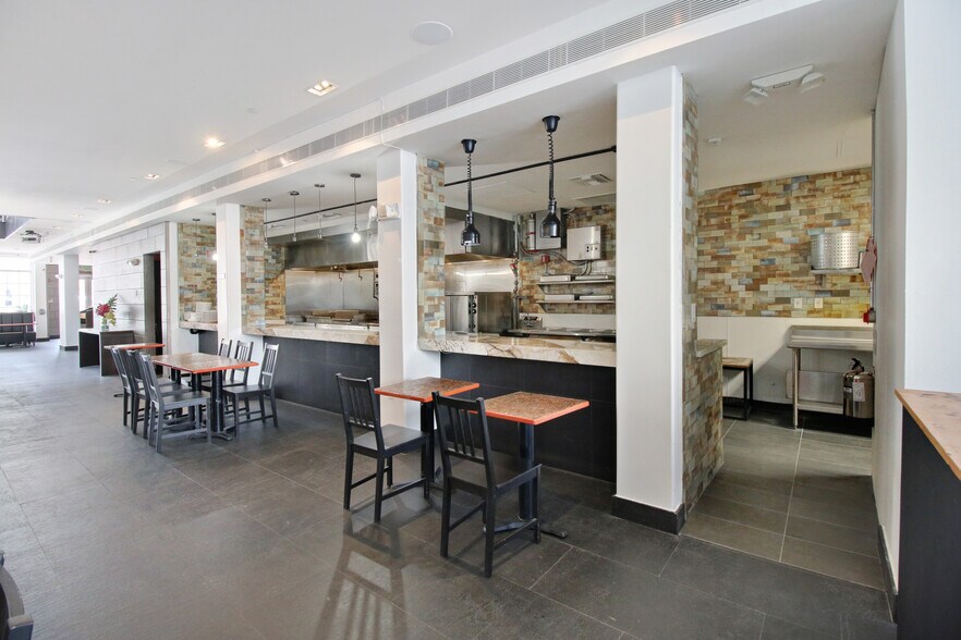 More Photos Of 1542 Washington Ave, Miami Beach Restaurant For Sale
