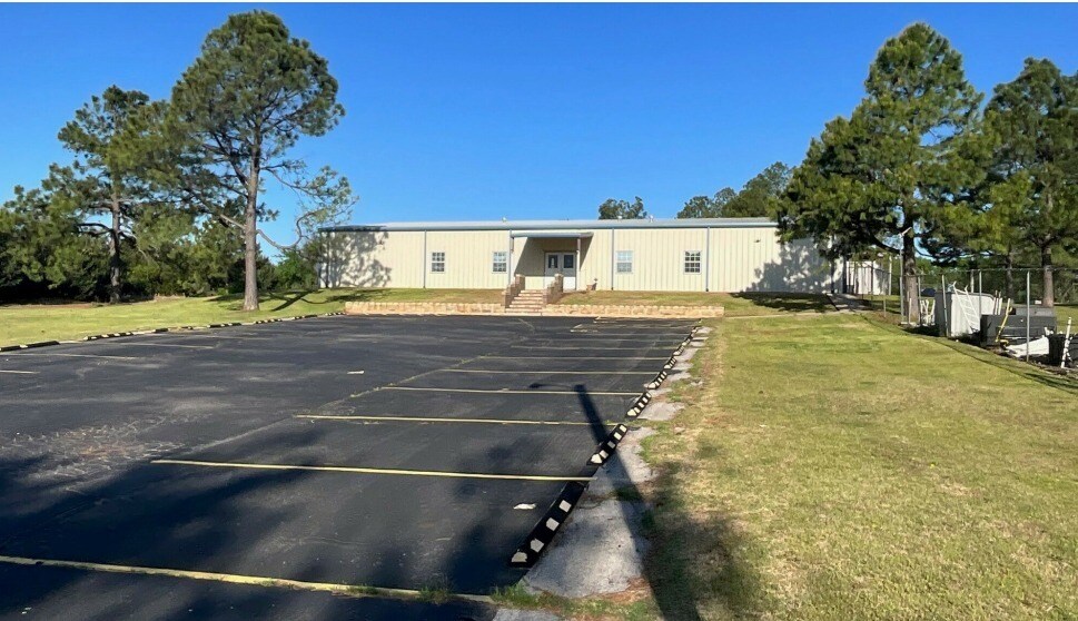 Primary Photo Of 30217 Santa Fe Ave, Norman Flex For Sale