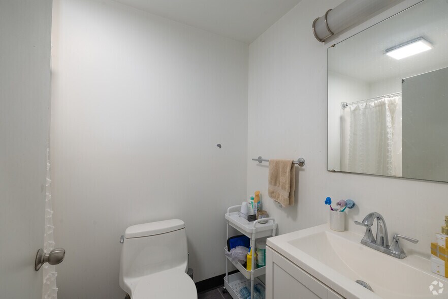 More Photos Of 215 State St, Binghamton Apartments For Sale