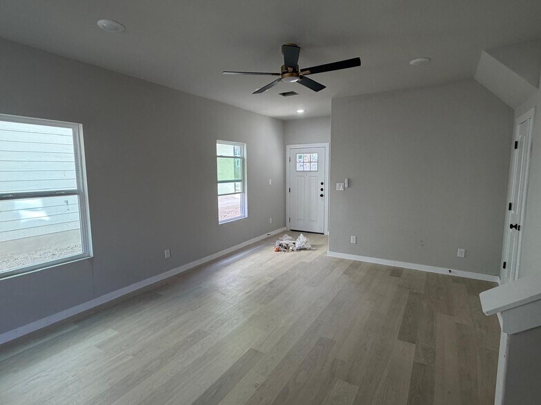 More Photos Of 525 Dakota St, San Antonio Multifamily For Sale