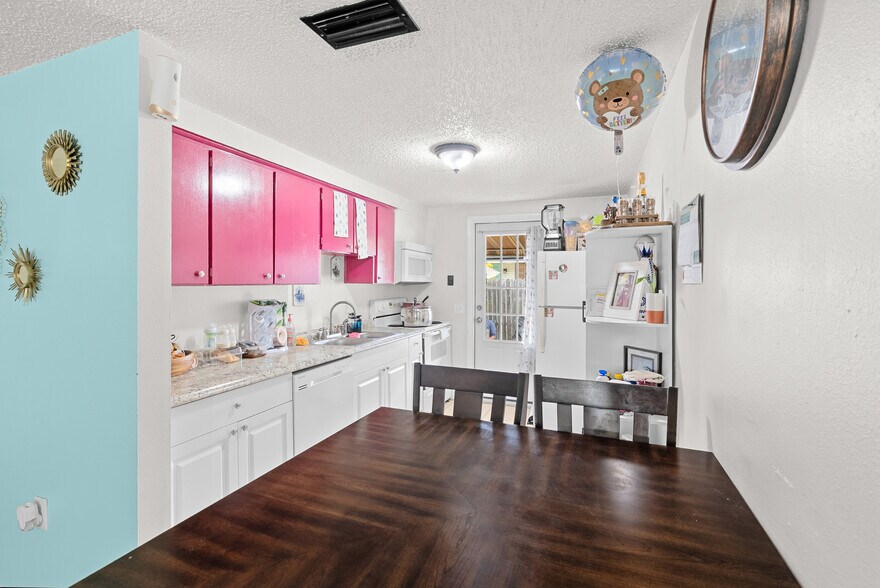 More Photos Of 8040 47th Ave N, Saint Petersburg Apartments For Sale