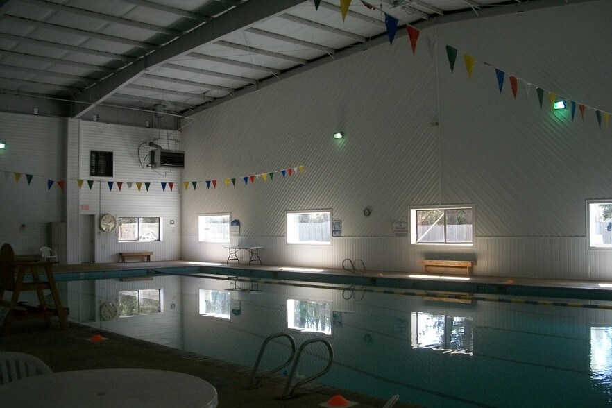 More Photos Of 2911 Brunswick Ave, New Bern Sports And Entertainment For Lease